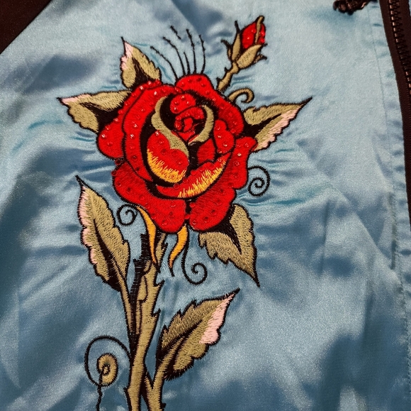 Ed Hardy Womens Satin Style Jacket Size XL Skulls Rose's Embroidered NEW - Picture 3 of 13